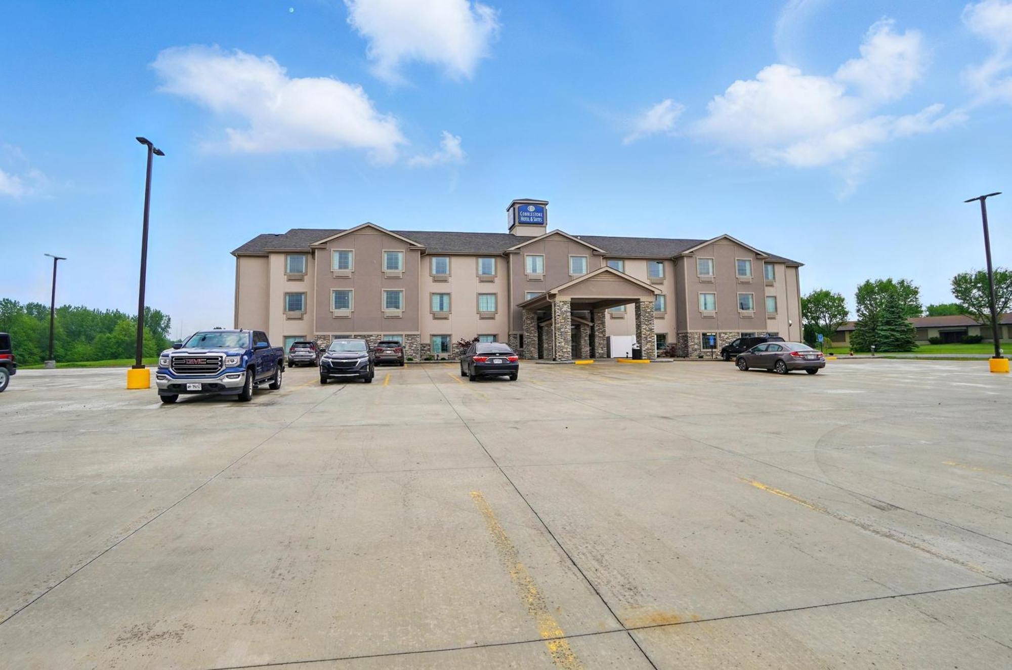 Cobblestone Hotel & Suites - Russells Point At Indian Lake エクステリア 写真