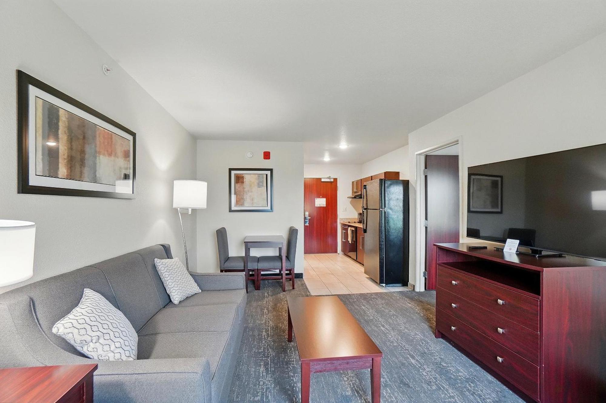 Cobblestone Hotel & Suites - Russells Point At Indian Lake エクステリア 写真